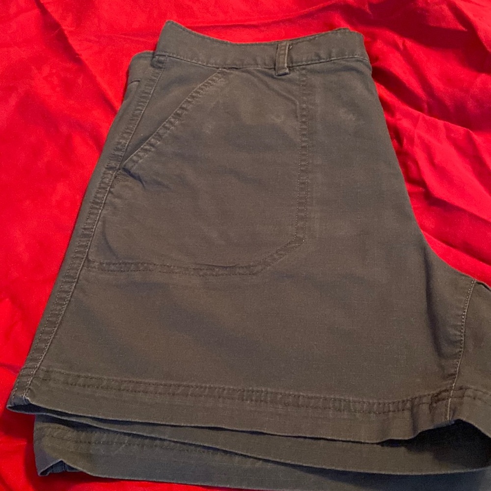 Eddie Bauer women’s shorts NWOT